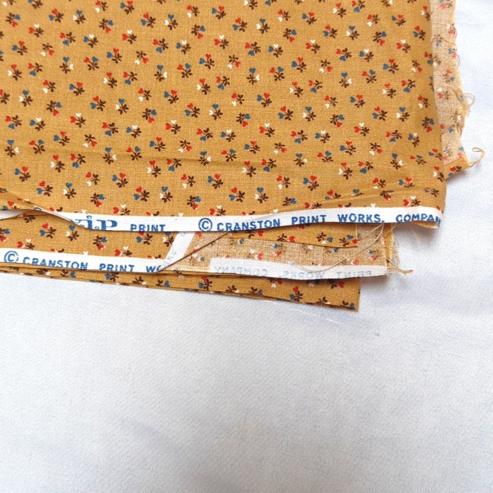 Vip Cranston Vtg. Fabric Heart Flower Bouquet Calico Cotton Fabric 42" X 1.5 Yd - Picture 2 of 3